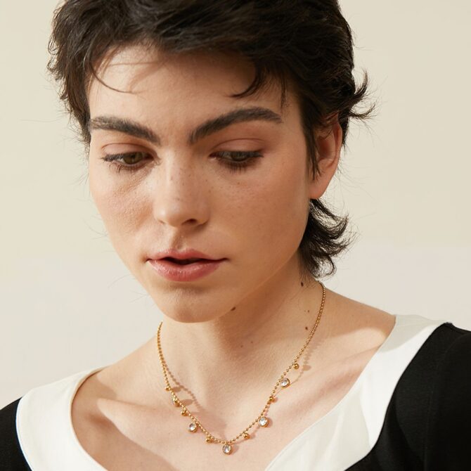 Delicado Collar Chapado en Oro de 18k con Circonitas 6